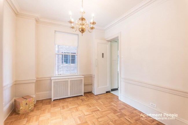 Foto del edificio - 3270 N LAKE SHORE Dr