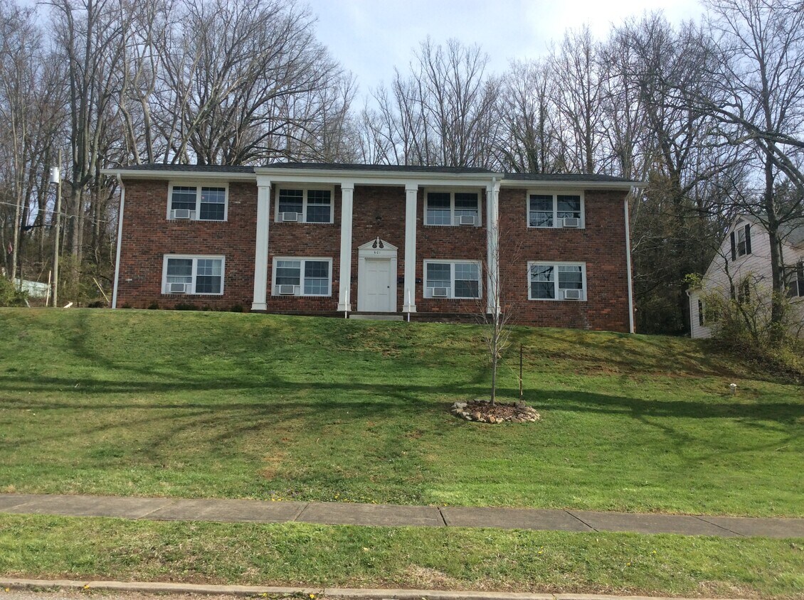 Primary Photo - 601 West Poplar