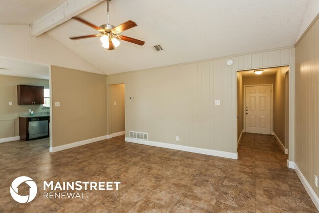 Foto del edificio - 6449 Whitehurst Dr