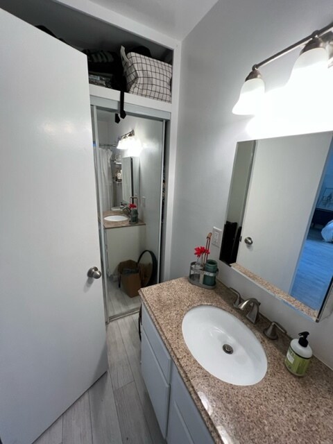 Armario con espejo para baño - 253 W Canada