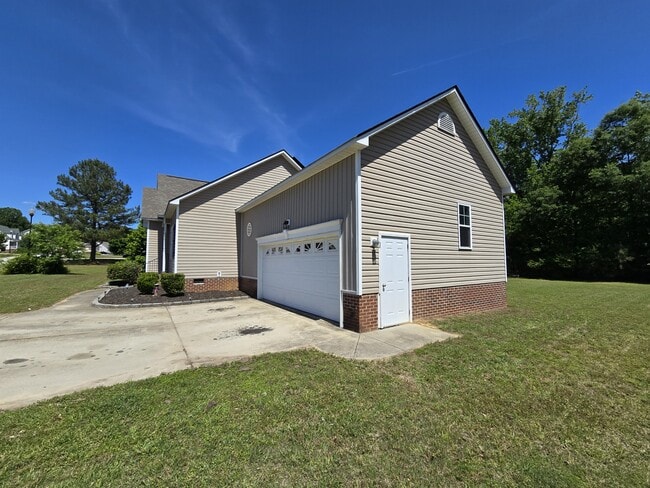 Building Photo - 1421 Tawny Vw Ln