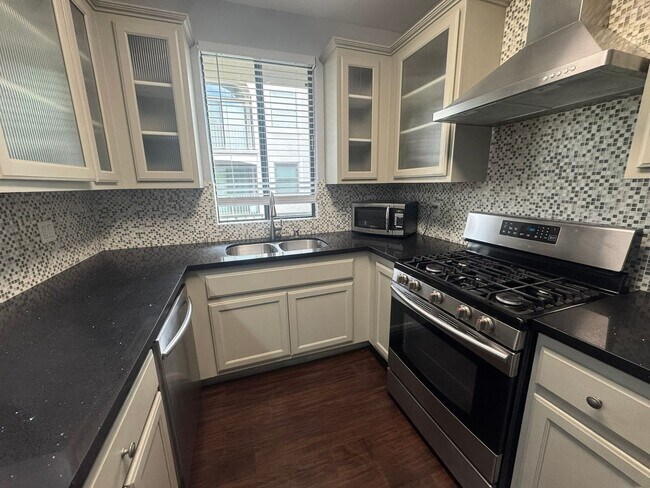 Building Photo - 555 Maine Ave