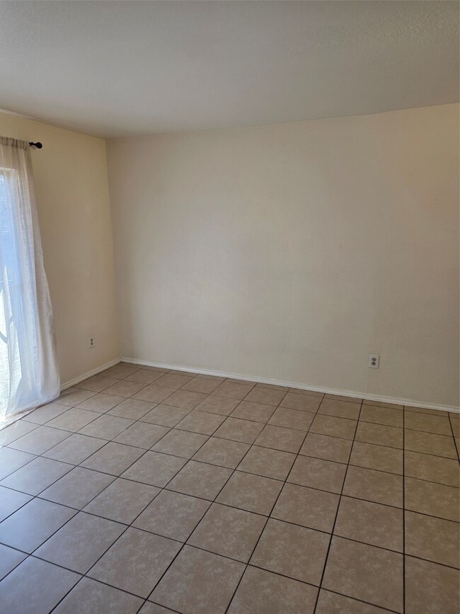 Building Photo - 12905 Woodforest Blvd