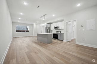 Building Photo - 701 N 40th St