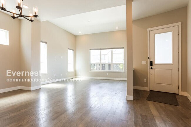 Foto del edificio - 6148 N Dayton St