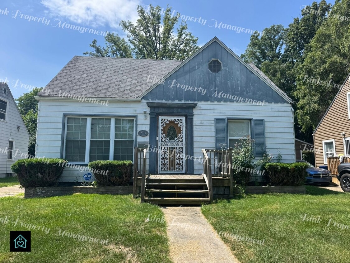 Primary Photo - 2313 Copeman Blvd