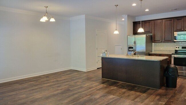 Building Photo - Joliff Landing
