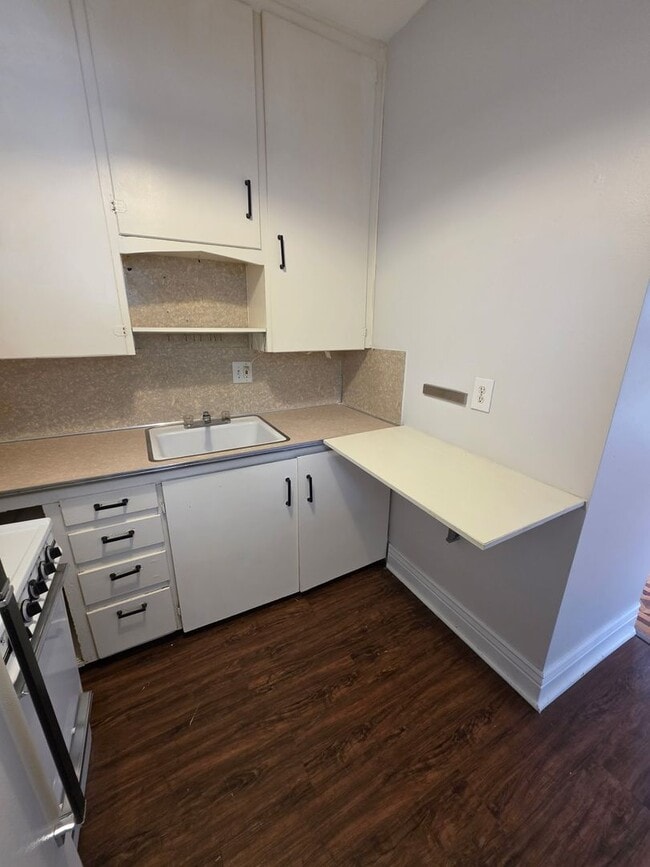 Photo - Studio Apartment Close to City Park!