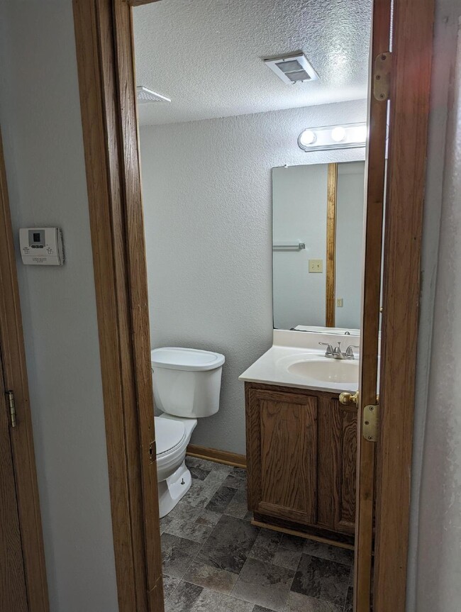 Foto del edificio - 530 NE Churchill St., Lees Summit (Jackson...