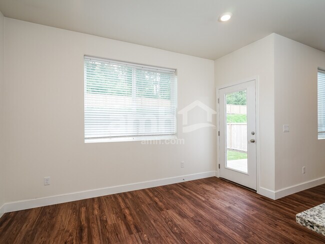 Building Photo - 9228 Tigerlilly St