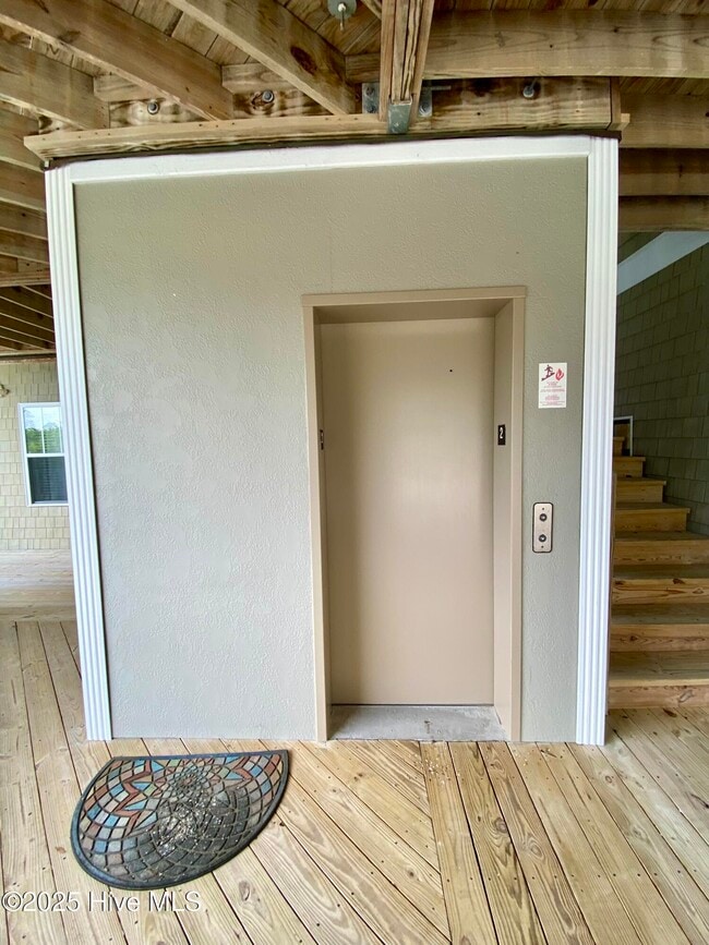 Building Photo - 100 Lighthouse Ln