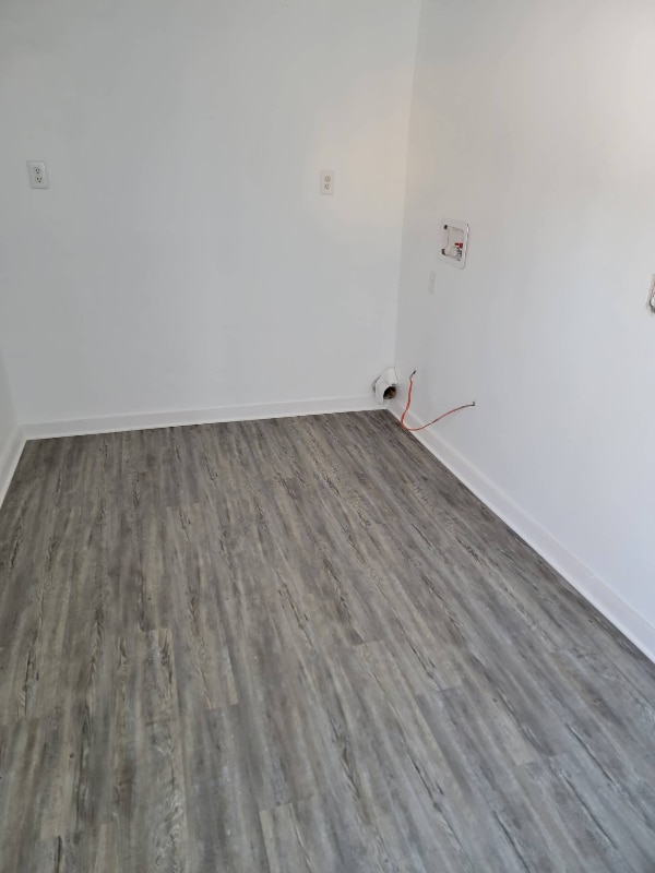 Building Photo - 913 E 28th St