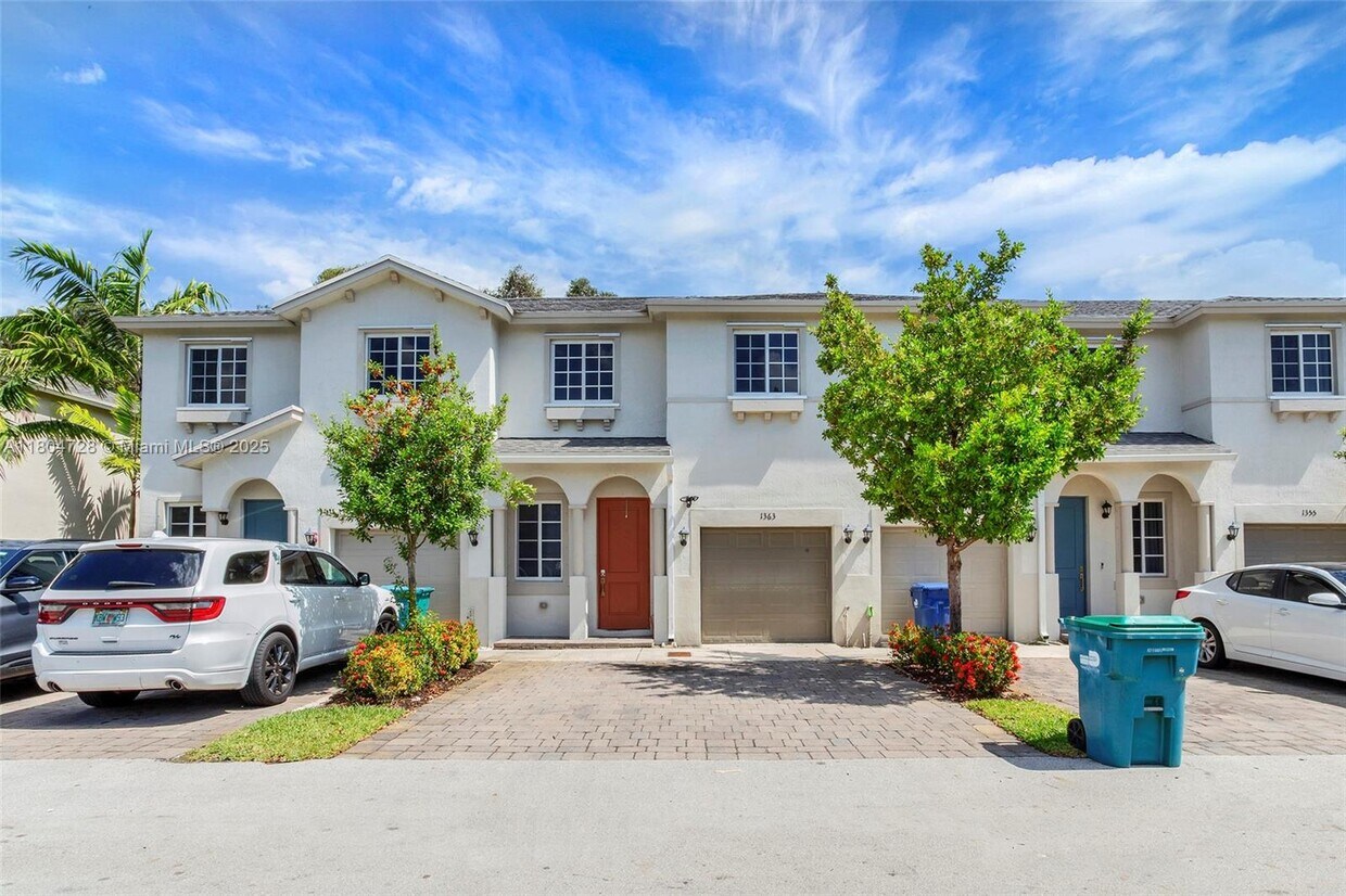 Foto principal - 1363 NW 208th Terrace