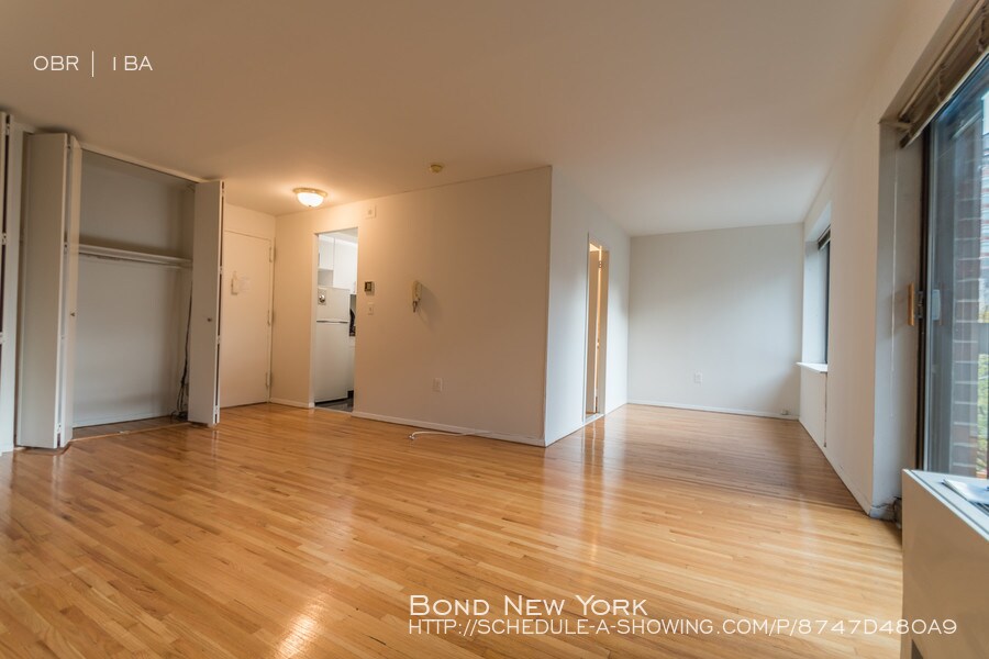 Foto principal - 205 E 30th St