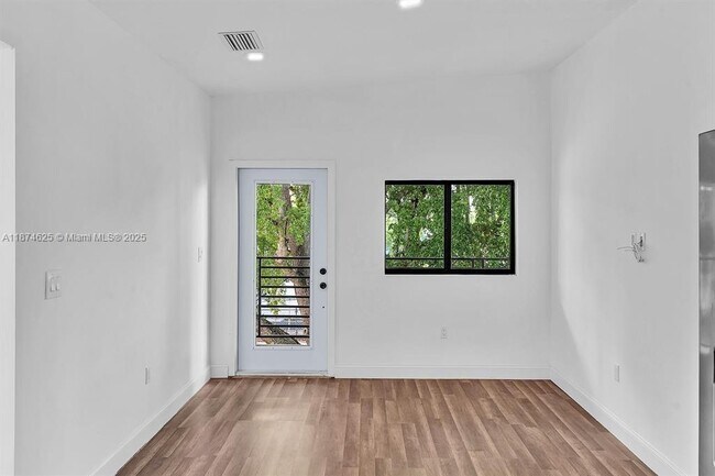 Foto del edificio - 5991 NW 14th Ave