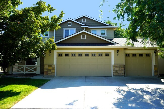 Building Photo - 2934 NW 11th Ave
