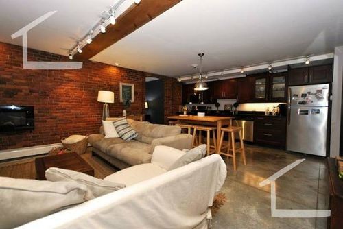 Foto del edificio - 1766 Beacon St