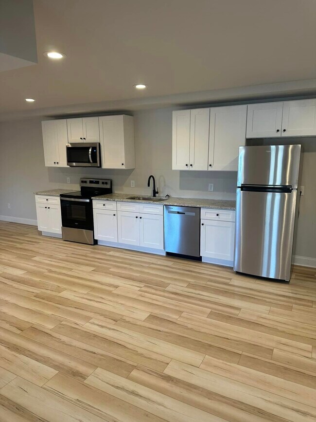 Building Photo - 18 Birch Way