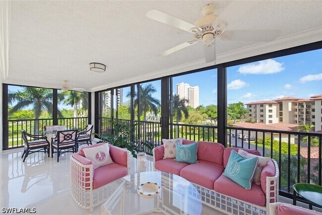 Foto del edificio - 6000 Pelican Bay Blvd