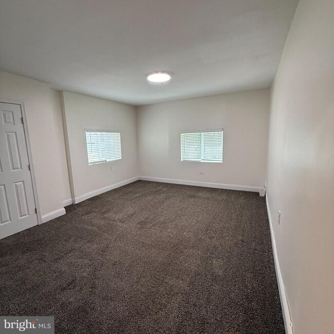 Building Photo - 862 Birch Trail