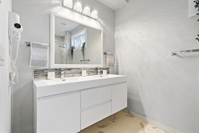 Foto del edificio - 2342 N Mascher St