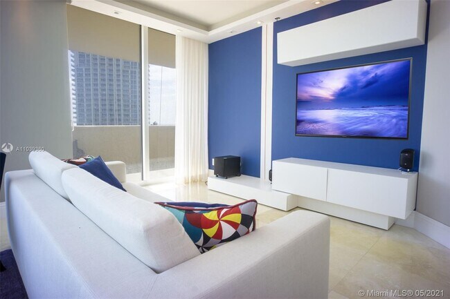 Foto del edificio - 300 South Pointe Dr