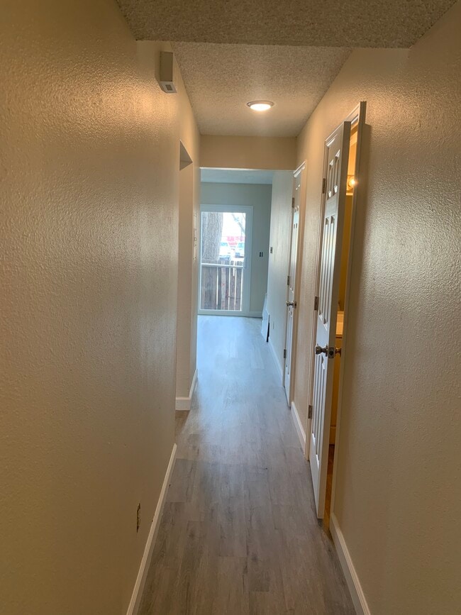 entry hall - 25 Sunflower Rd