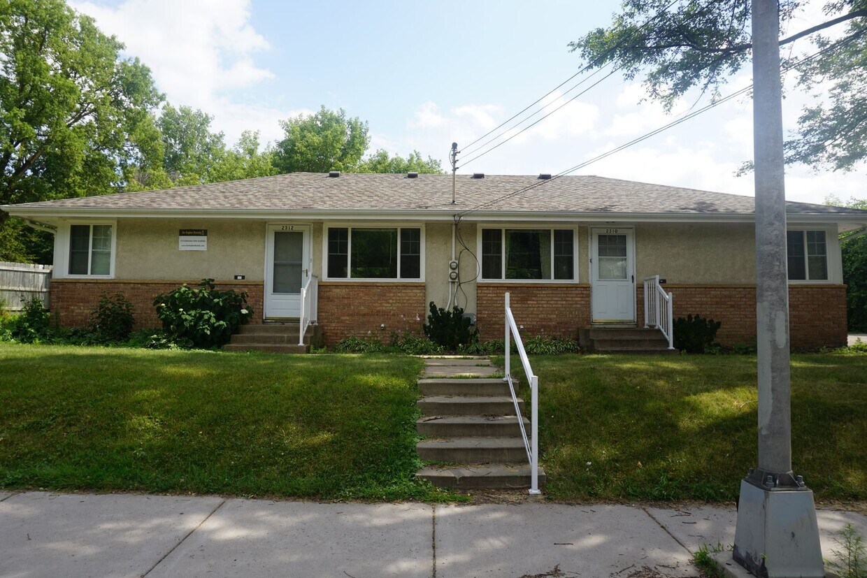 Foto principal - 2310 Como Ave SE