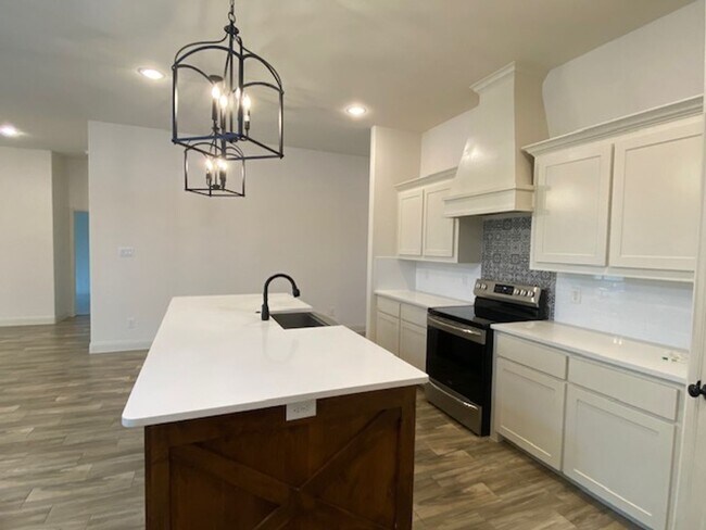 Building Photo - 205 Buckeye Dr., Weatherford, TX  76086