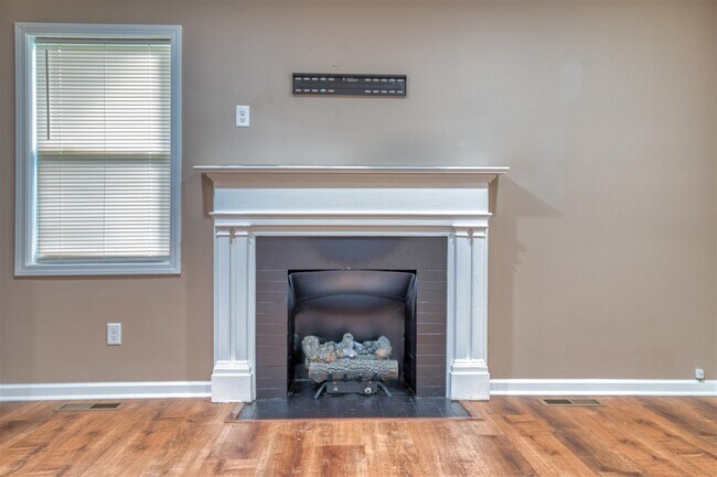 Foto del edificio - 704 W 7th St