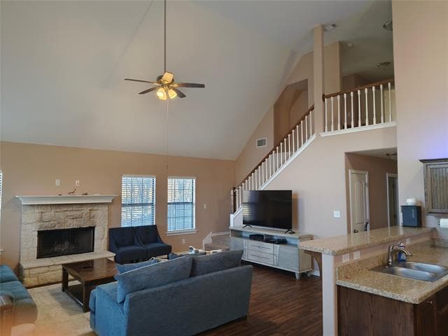 Foto del edificio - 100 E Bluebonnet Dr