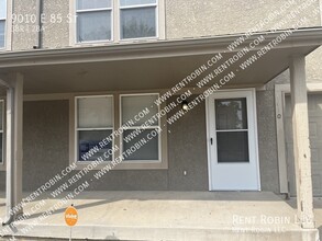 Building Photo - 9010 E 85 St