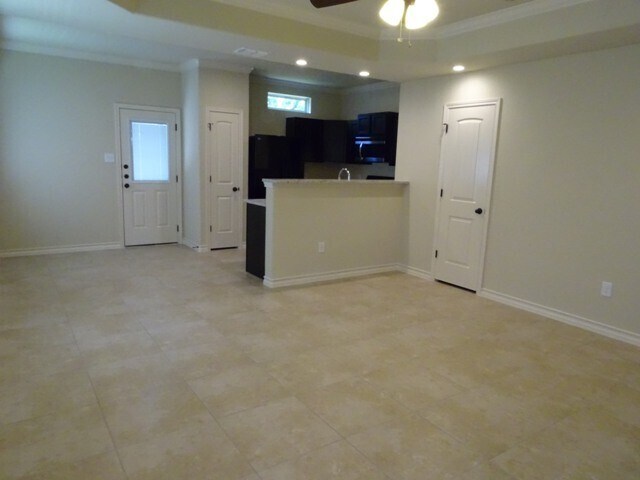 Building Photo - 7006 Lakeview Dr.