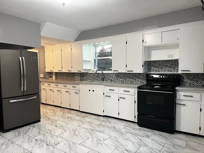 Foto del edificio - 38045 Aurora Rd