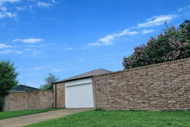Foto del edificio - 15826 Los Altos Dr