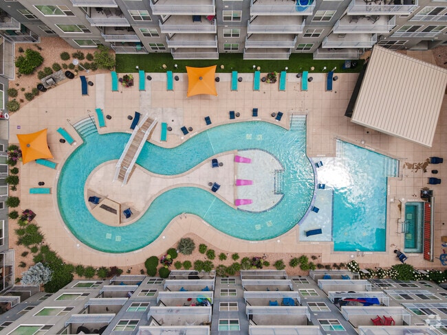 Piscina - Veranda Highpointe