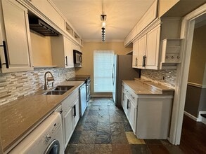 Building Photo - 2041 Winrock Blvd