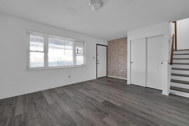 Foto del edificio - 3384 Norwalk Rd