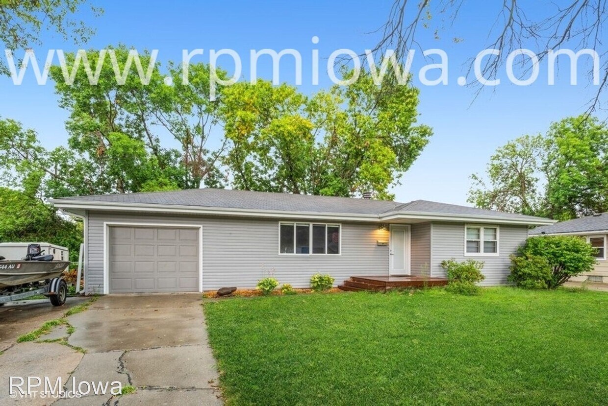 Primary Photo - 3 br, 1.5 bath House - 301 NW Scott Street