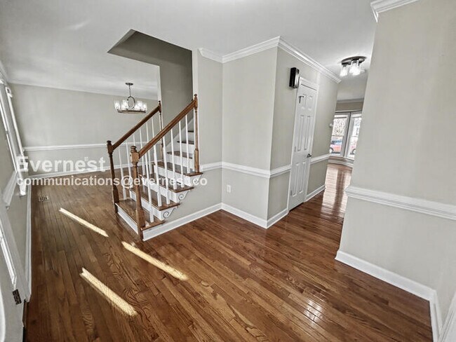 Foto del edificio - 10401 Bristol Ct