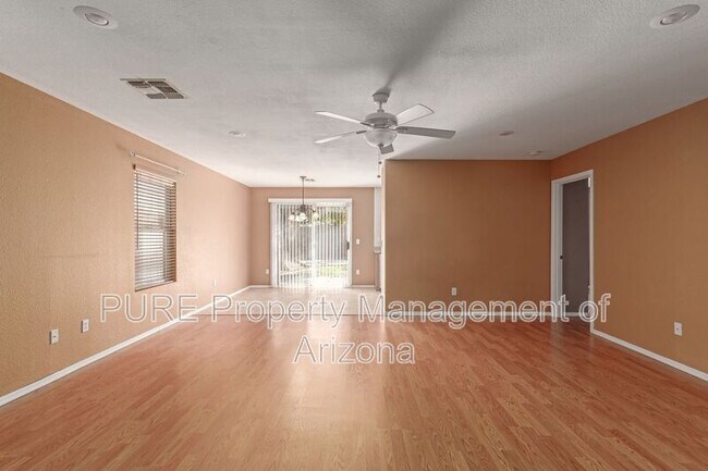 Foto del edificio - 8203 E Osage Ave