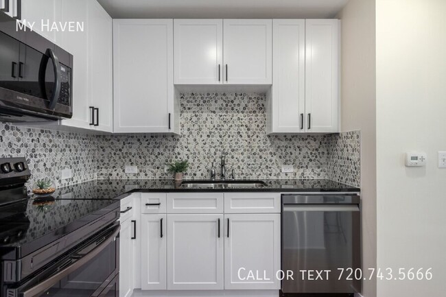 Building Photo - Beautifully renovated corner unit at prest...