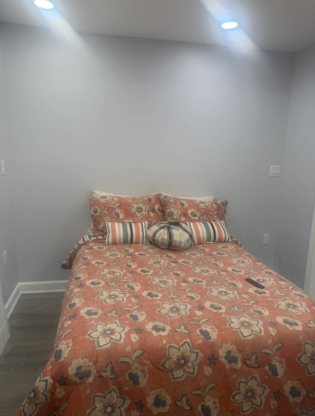 Foto del edificio - 701 E 96th St