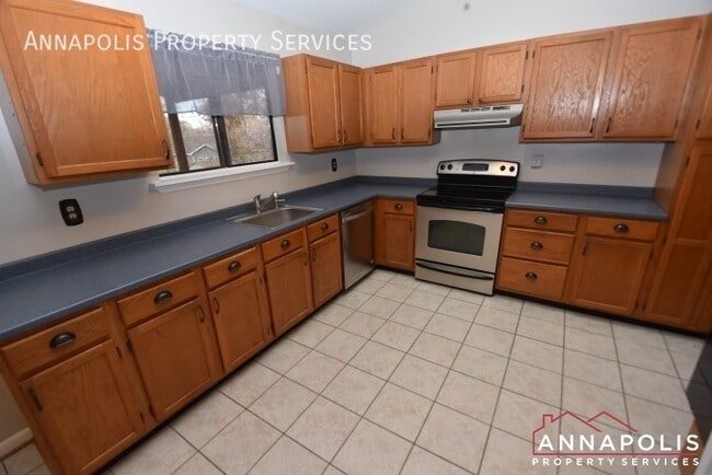 Foto del edificio - 130 Dennis Rd