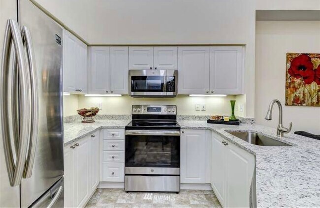 Foto del edificio - 16125 Juanita Woodinville Way NE