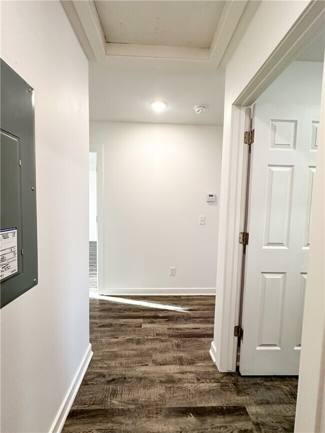 Foto del edificio - 325 Brook Ct