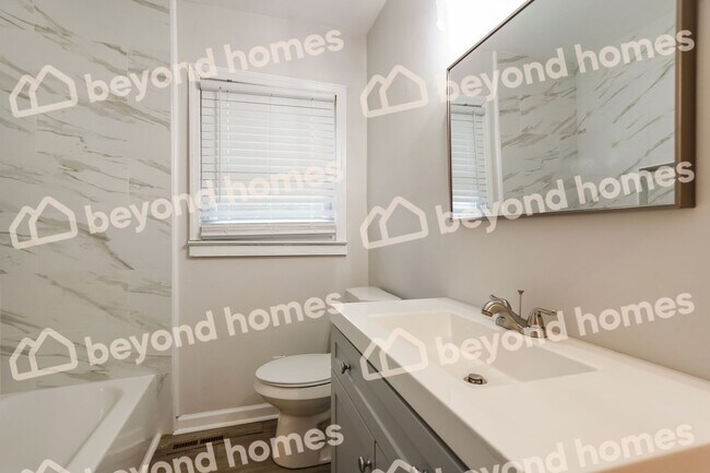Building Photo - Beautifully renovated 3 bed, 2.5 bath home...