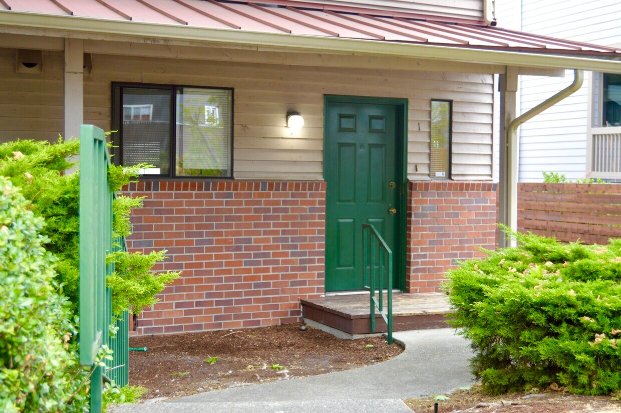 3722 Southcenter Blvd, Tukwila, WA 98188 Townhouse for Rent in