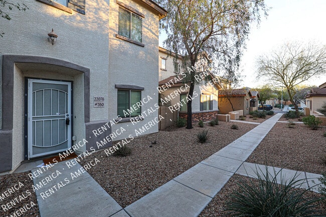 Foto del edificio - 22076 N 103rd Ln