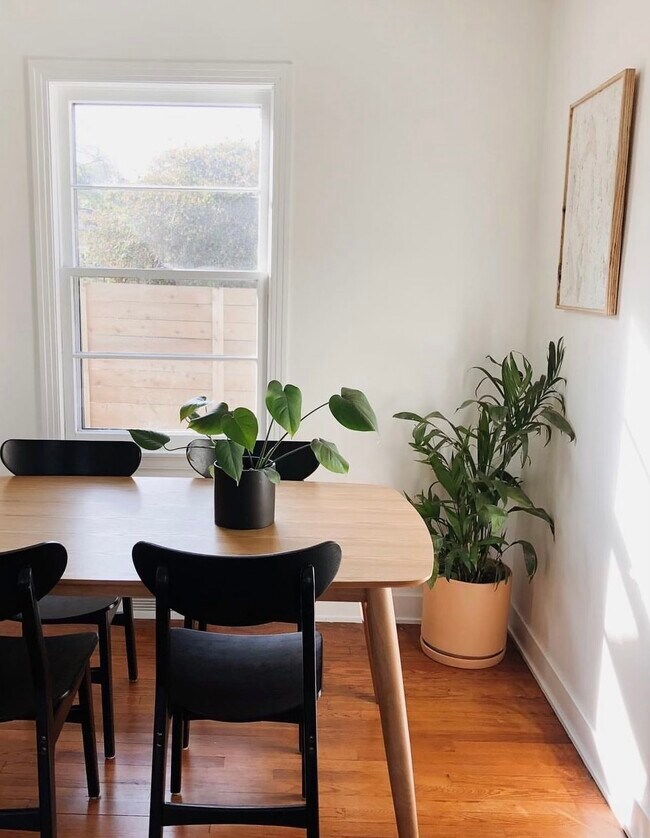 Foto del edificio - 4218 St Clair St